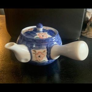 Tea Kettle Vintage Lidded Handle